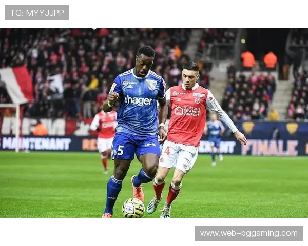 巴黎FC依靠快速反击，西蒙成锋线核心利器